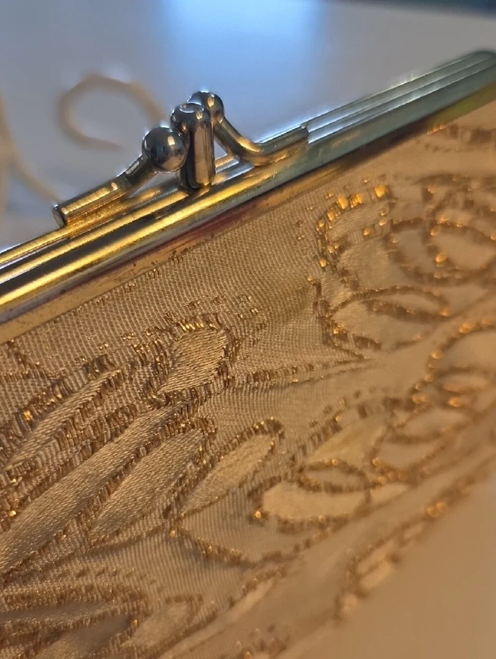 Vintage chic gold
